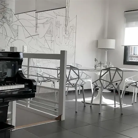 Design Loft 130M2 Sun, Parking Available Apartment